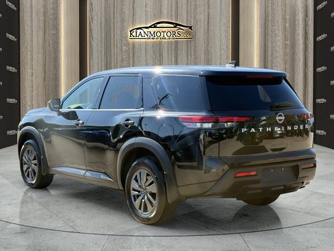 Used 2025 Nissan Pathfinder S FWD image 7