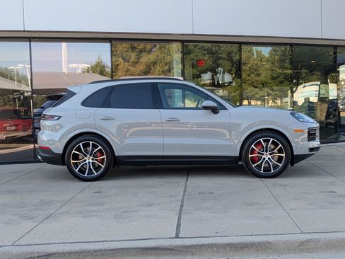 New 2026 Porsche Cayenne S AWD/4WD image 8