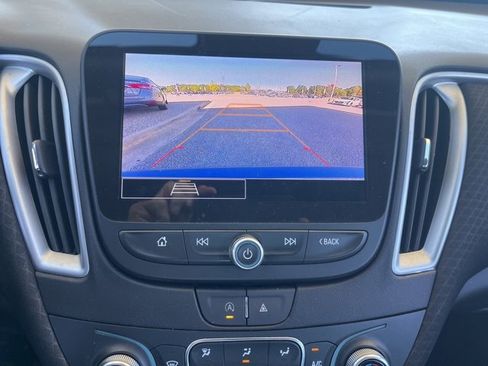 Used 2024 Chevrolet Malibu LT image 14