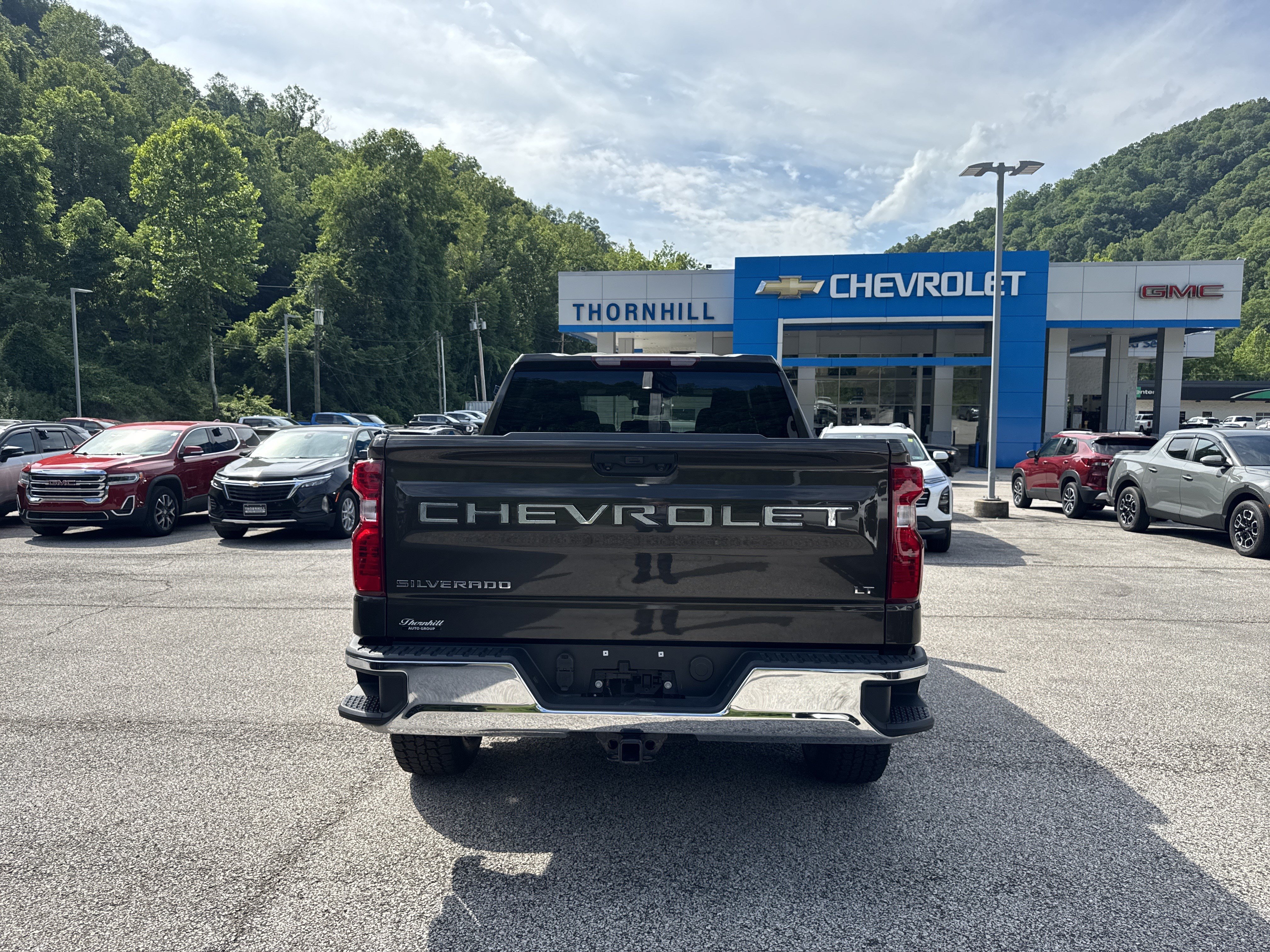 Used 2023 Chevrolet Silverado 1500 LT AWD/4WD image 7