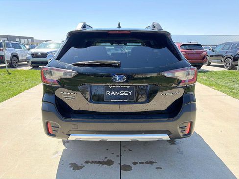 Used 2022 Subaru Outback Limited image 5