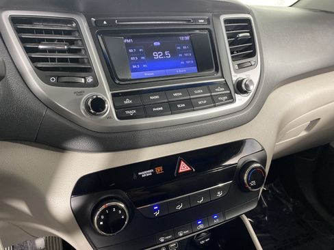 Used 2018 Hyundai Tucson SE AWD/4WD image 27