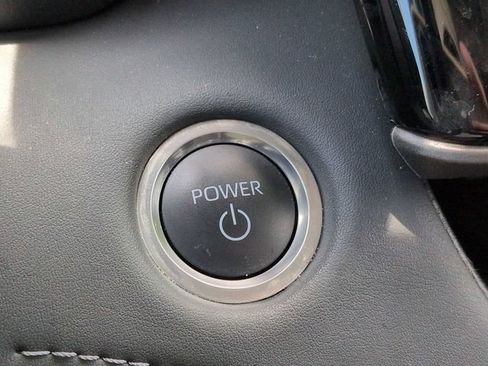 Certified 2024 Toyota Highlander XLE FWD image 28
