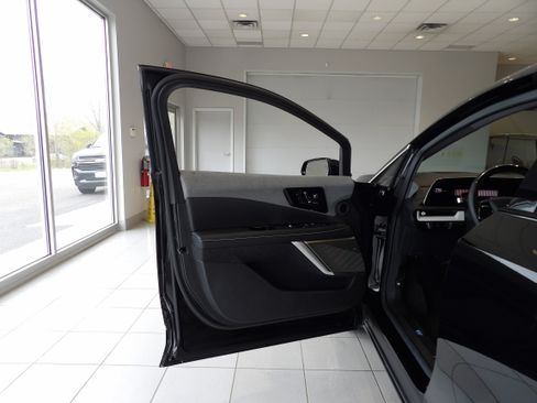 Used 2025 Cadillac Optiq Luxury 2 w/ LPO, Floor Liner Package AWD/4WD image 10