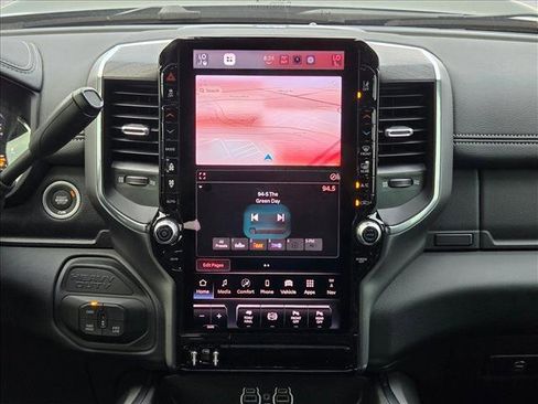 New 2026 RAM 2500 Laramie AWD/4WD image 12