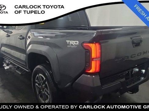 Used 2025 Toyota Tacoma TRD Sport image 3