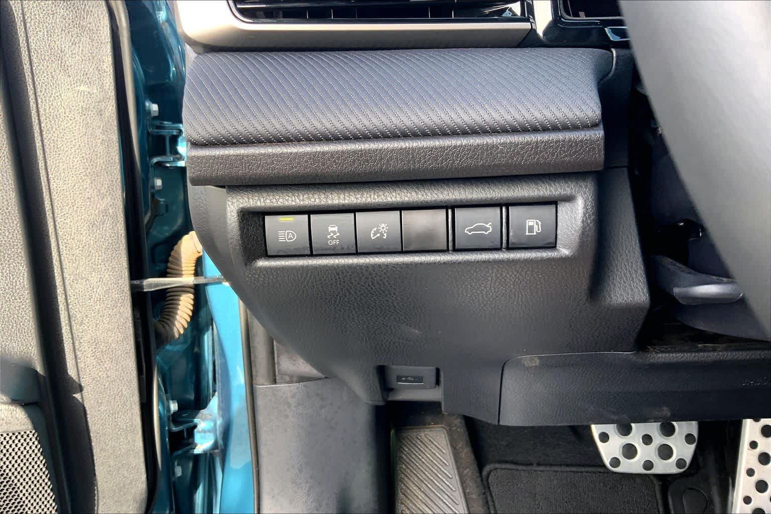 Used 2026 Toyota Camry SE w/ Convenience Package FWD image 36