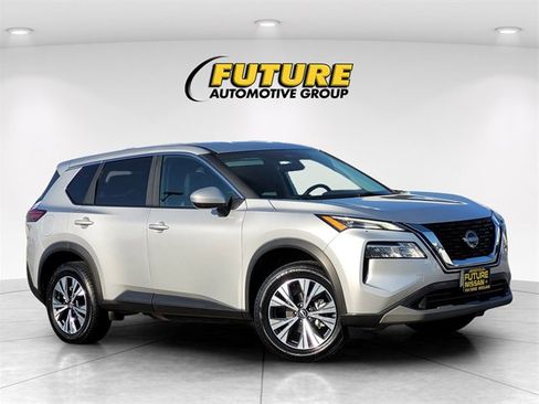 Used 2023 Nissan Rogue SV image 1