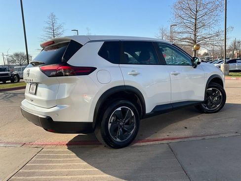 Used 2025 Nissan Rogue SV image 6