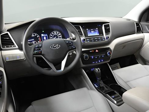 Used 2018 Hyundai Tucson SE image 32