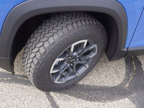 New 2025 Chevrolet Equinox ACTIV w/ Safety and Technology Package image 9