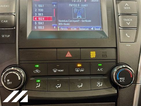 Used 2015 Toyota Camry SE image 16