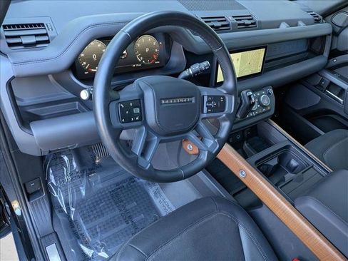 Certified 2023 Land Rover Defender 110 X-Dynamic SE image 10