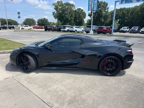 Used 2023 Chevrolet Corvette Z06 RWD image 3