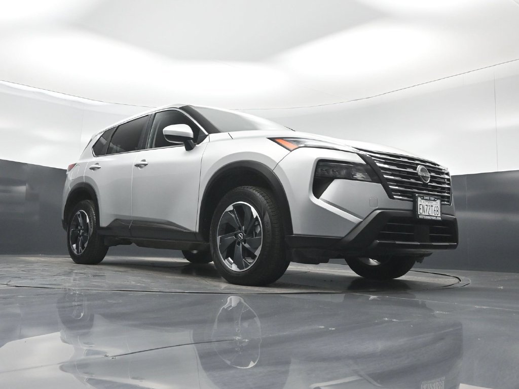 Used 2024 Nissan Rogue SV AWD/4WD image 45