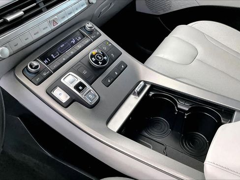 Used 2021 Hyundai Palisade SEL w/ Premium Package image 17