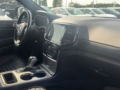Used 2019 Jeep Grand Cherokee Altitude AWD/4WD image 14