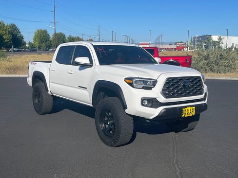 Certified 2023 Toyota Tacoma TRD Off-Road w/ TRD Premium Off Road Package AWD/4WD image 1