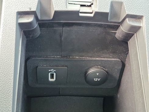 Used 2017 Ford Escape SE w/ Equipment Group 201A FWD image 34