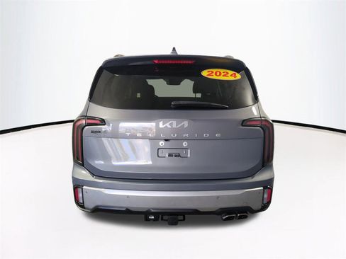 Used 2024 Kia Telluride SX w/ Towing Package image 6