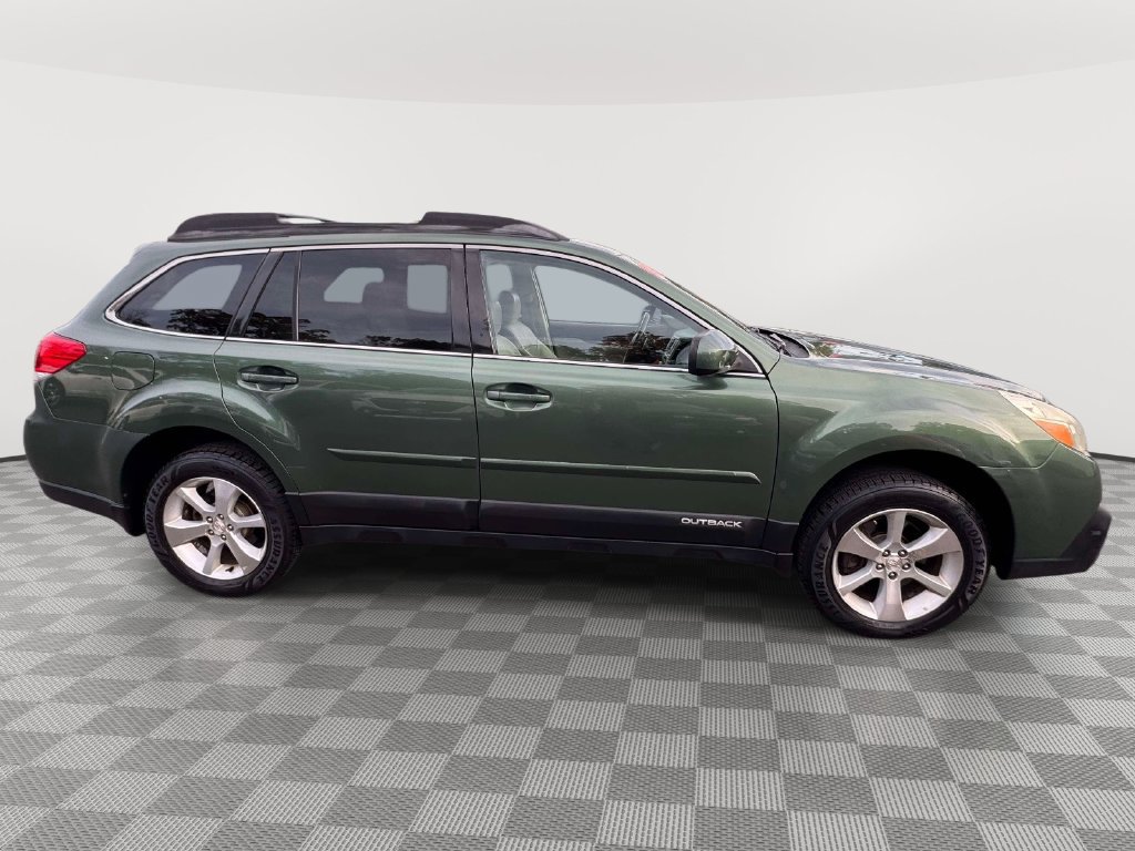 Used 2013 Subaru Outback 3.6R Limited AWD/4WD image 8
