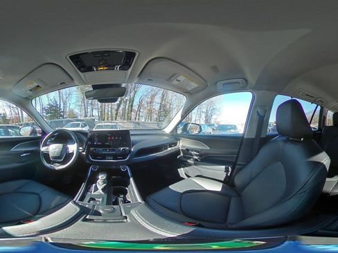 Used 2025 Toyota Grand Highlander XLE image 43