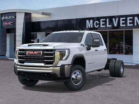 New 2026 GMC Sierra 3500 Pro w/ Convenience Package RWD image 7