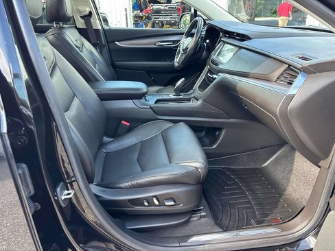 Used 2019 Cadillac XT5 Luxury w/ LPO, Radiant Package AWD/4WD image 18