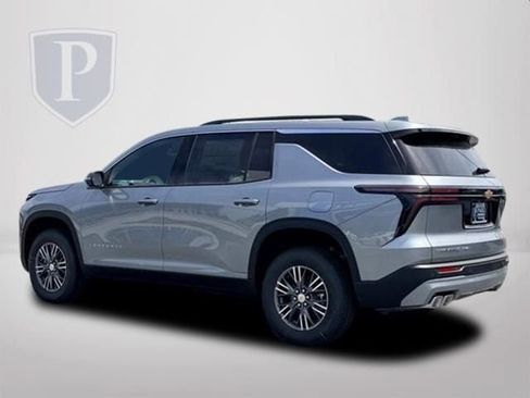 New 2026 Chevrolet Traverse LT w/ Driver Confidence Package AWD/4WD image 10