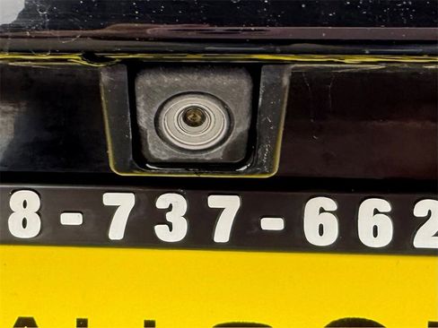 Used 2011 GMC Yukon Denali image 41