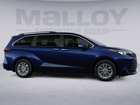 New 2026 Toyota Sienna XLE FWD image 13