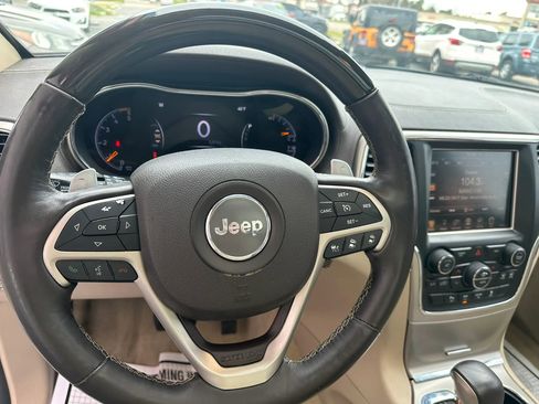 Used 2016 Jeep Grand Cherokee Overland w/ Advanced Technology Group AWD/4WD image 14