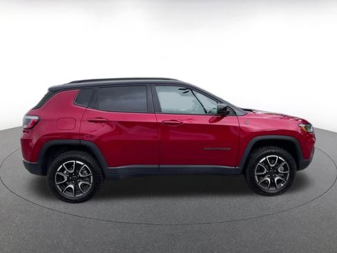 Used 2025 Jeep Compass Trailhawk AWD/4WD image 16