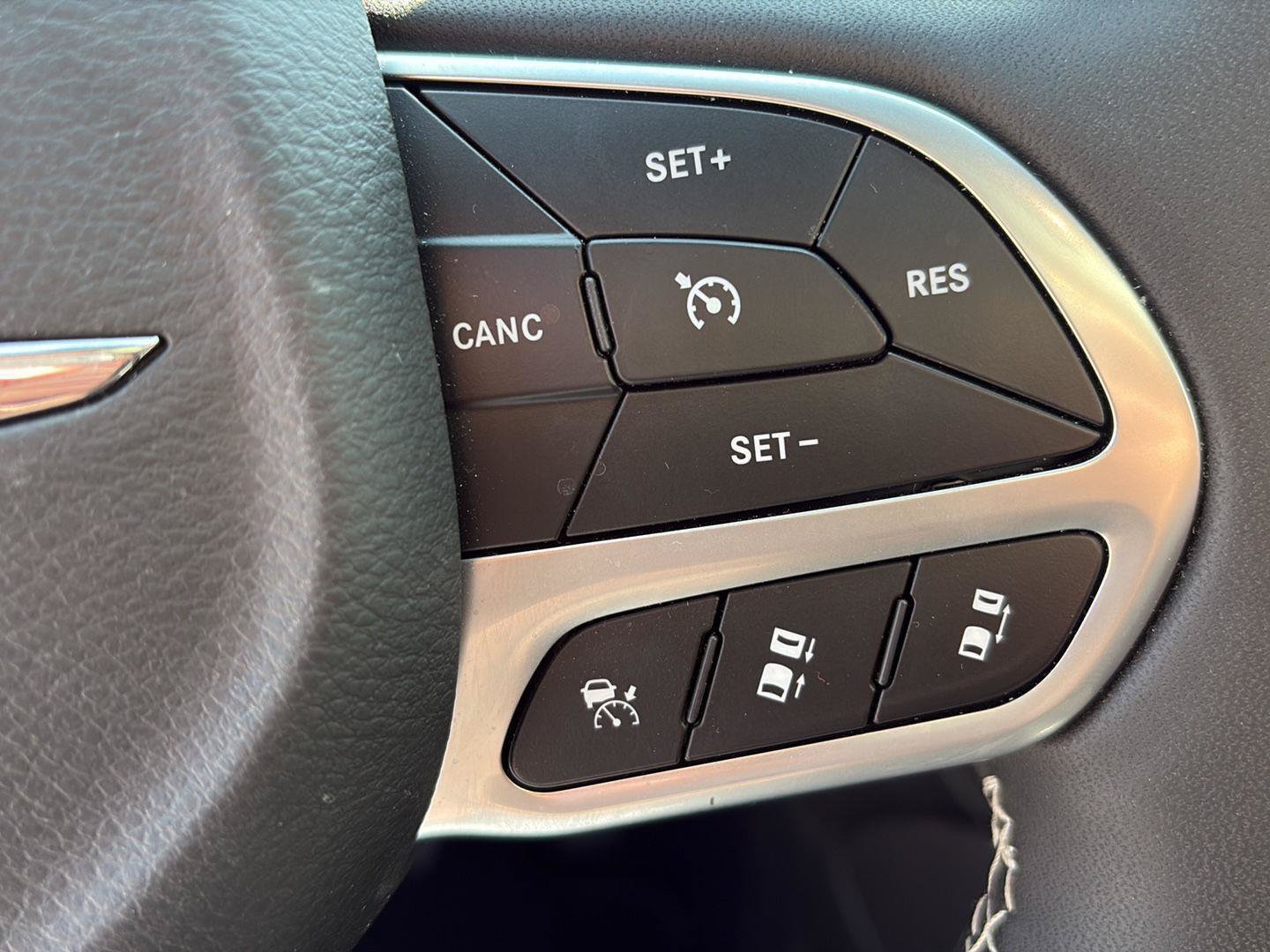 Used 2026 Chrysler Pacifica Limited AWD/4WD image 14