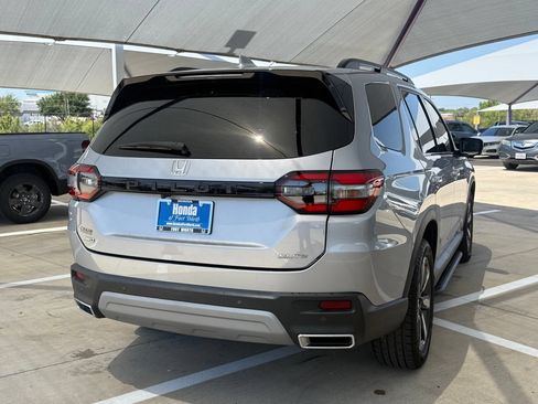 Used 2023 Honda Pilot Elite image 6