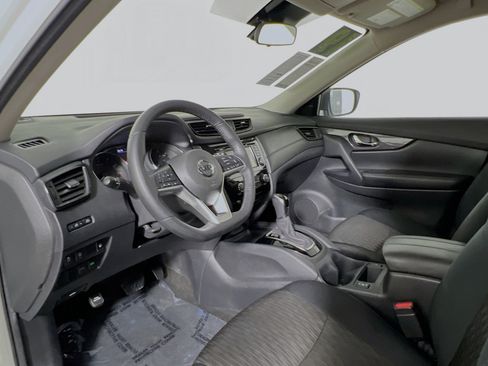 Used 2019 Nissan Rogue S w/ Special Edition Package FWD image 30