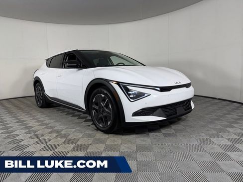 Used 2025 Kia EV6 Light RWD image 1