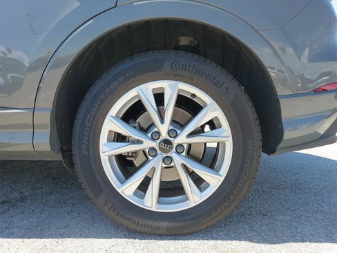 Certified 2025 Audi Q3 2.0T Premium w/ Convenience Package AWD/4WD image 7