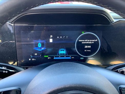 Certified 2025 Hyundai Elantra SEL image 26