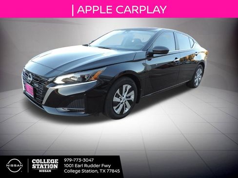 Used 2025 Nissan Altima 2.5 S image 8