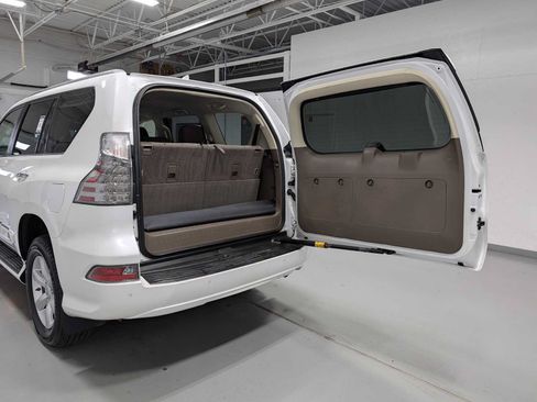 Used 2018 Lexus GX 460 w/ Navigation Package AWD/4WD image 43