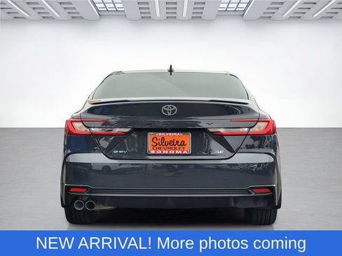Used 2025 Toyota Camry SE FWD image 5