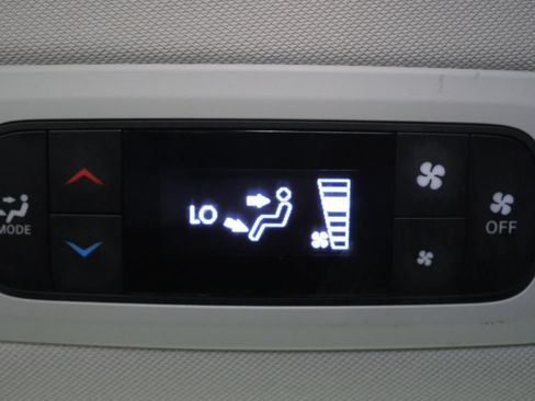 Used 2023 Chrysler Voyager LX FWD image 25