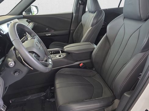 Used 2026 Lexus TX 500h AWD w/ Technology Package image 16