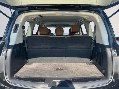 Used 2016 INFINITI QX80 4WD w/ Signature Edition Package image 19