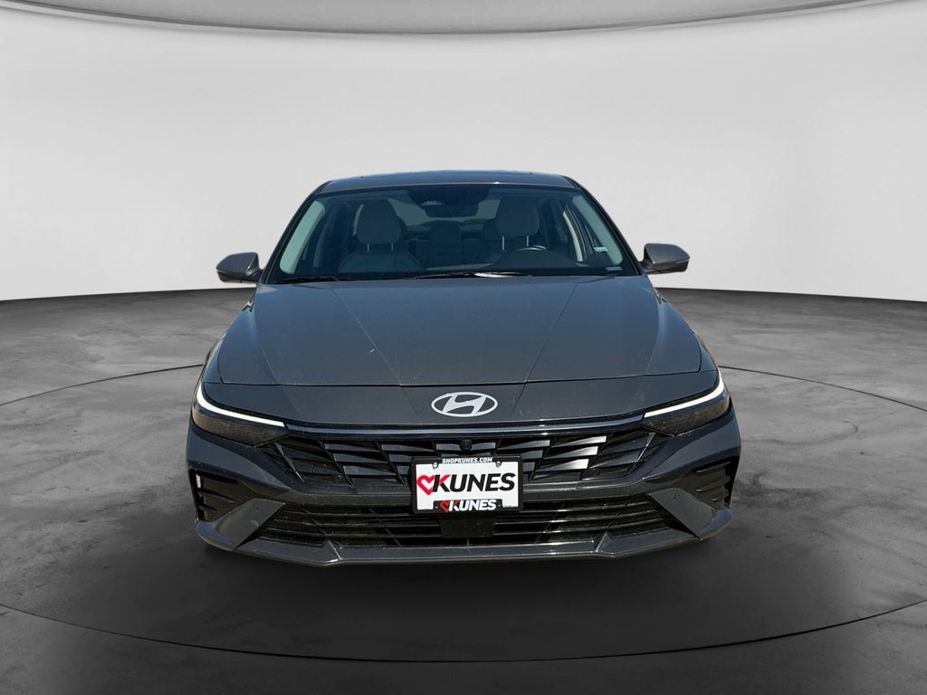 Used 2024 Hyundai Elantra Limited FWD image 4