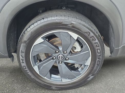 Used 2025 Nissan Rogue SV AWD/4WD image 32