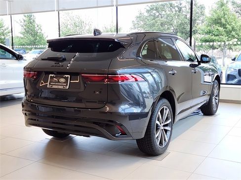 Used 2026 Jaguar F-PACE R-Dynamic S image 7