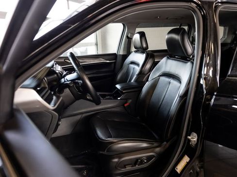 Used 2021 Jeep Grand Cherokee L Limited image 9