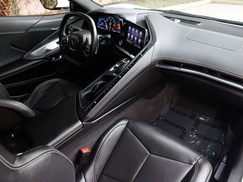 Used 2020 Chevrolet Corvette Stingray Coupe w/ Z51 Performance Package RWD image 15